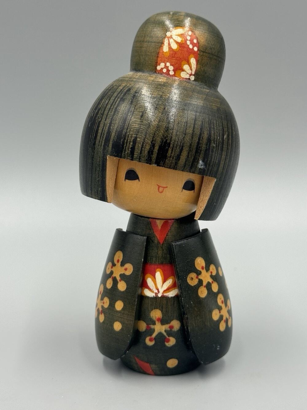 Wooden Japanese Kokeshi Girl Doll In Flower Kimono Signed